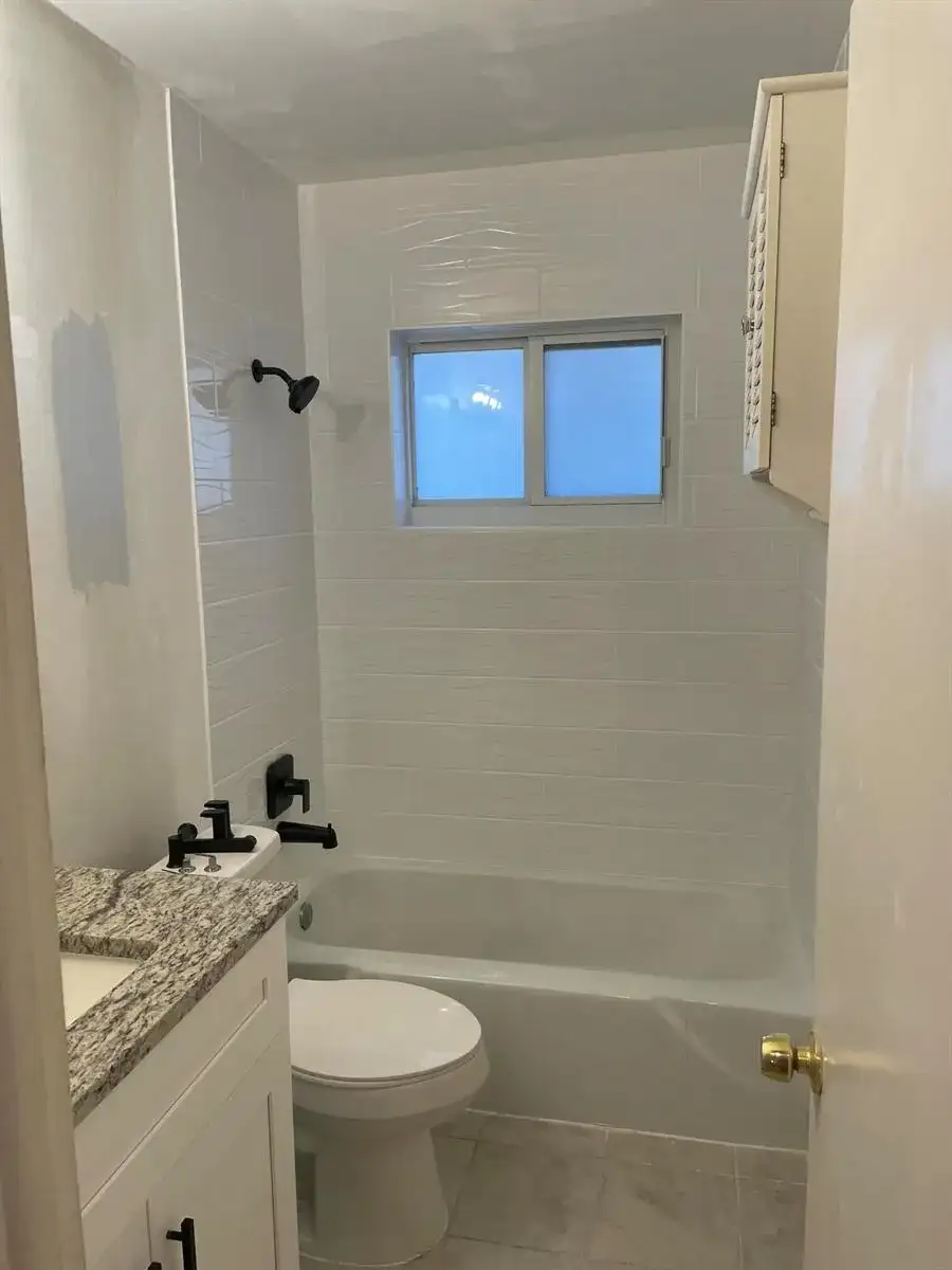 412 NE Eller Street, Deerfield Beach FL 33441 photo 5