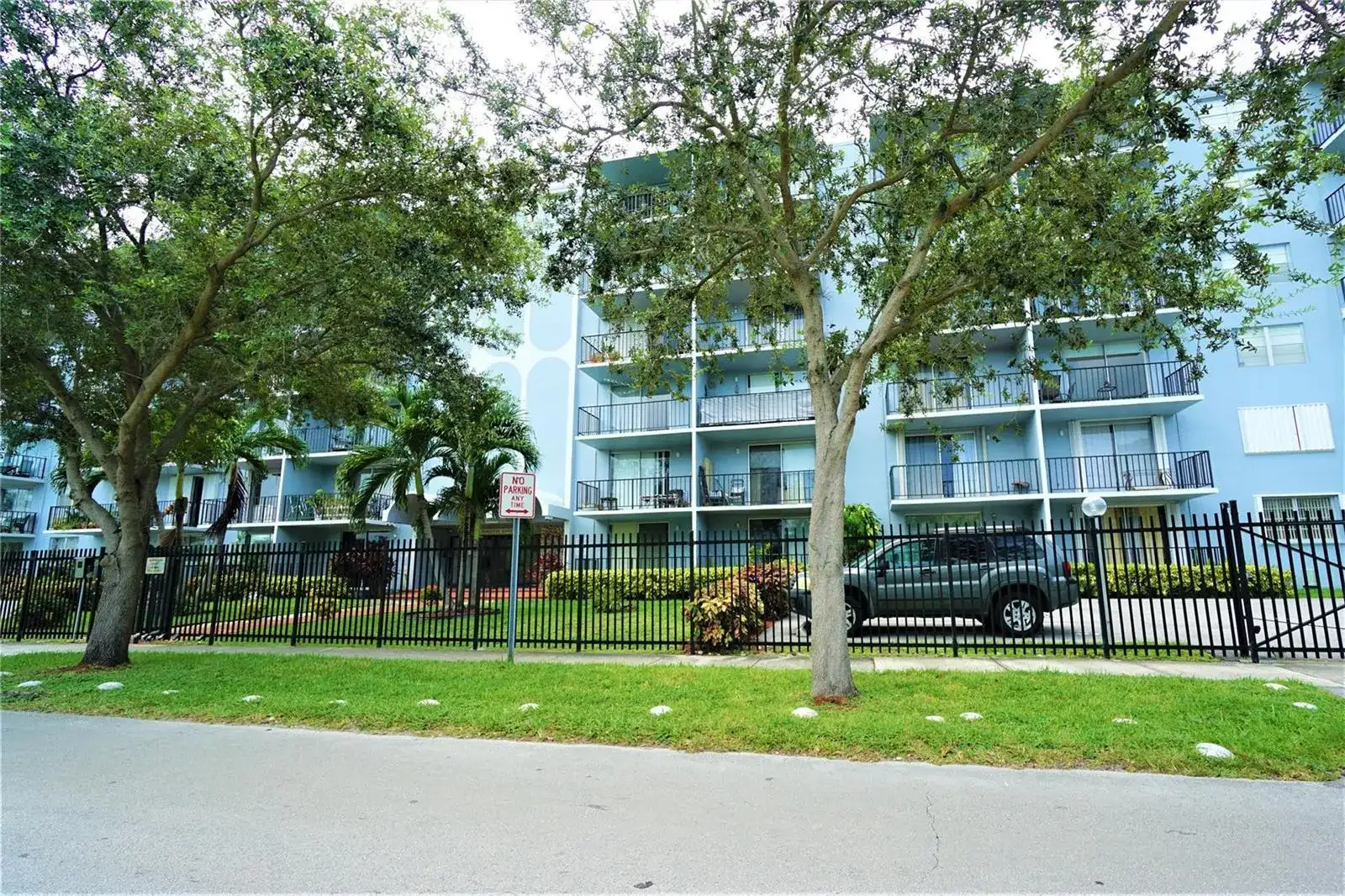 12500 NE 15TH Avenue # 614, North Miami FL 33161 photo 3