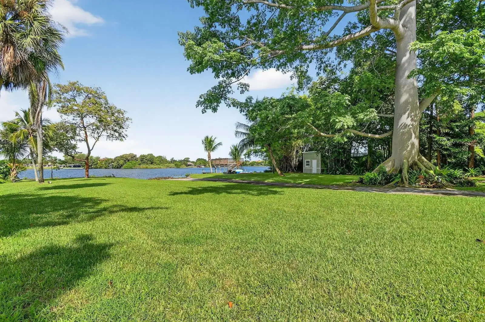 6225 Pine Drive, Lake Worth FL 33462 photo 5