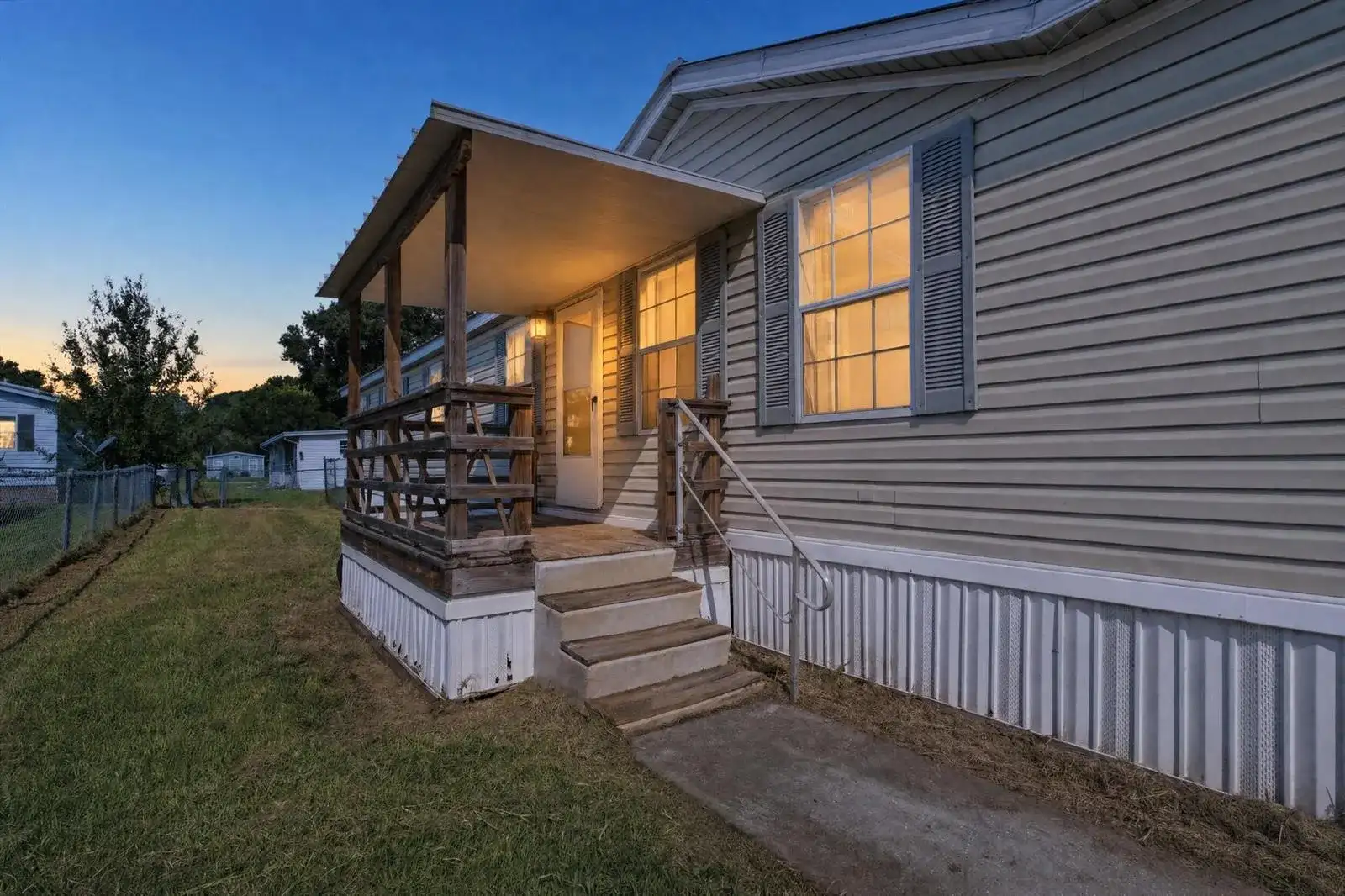 407 NE 9TH Avenue, Okeechobee FL 34972 photo 2