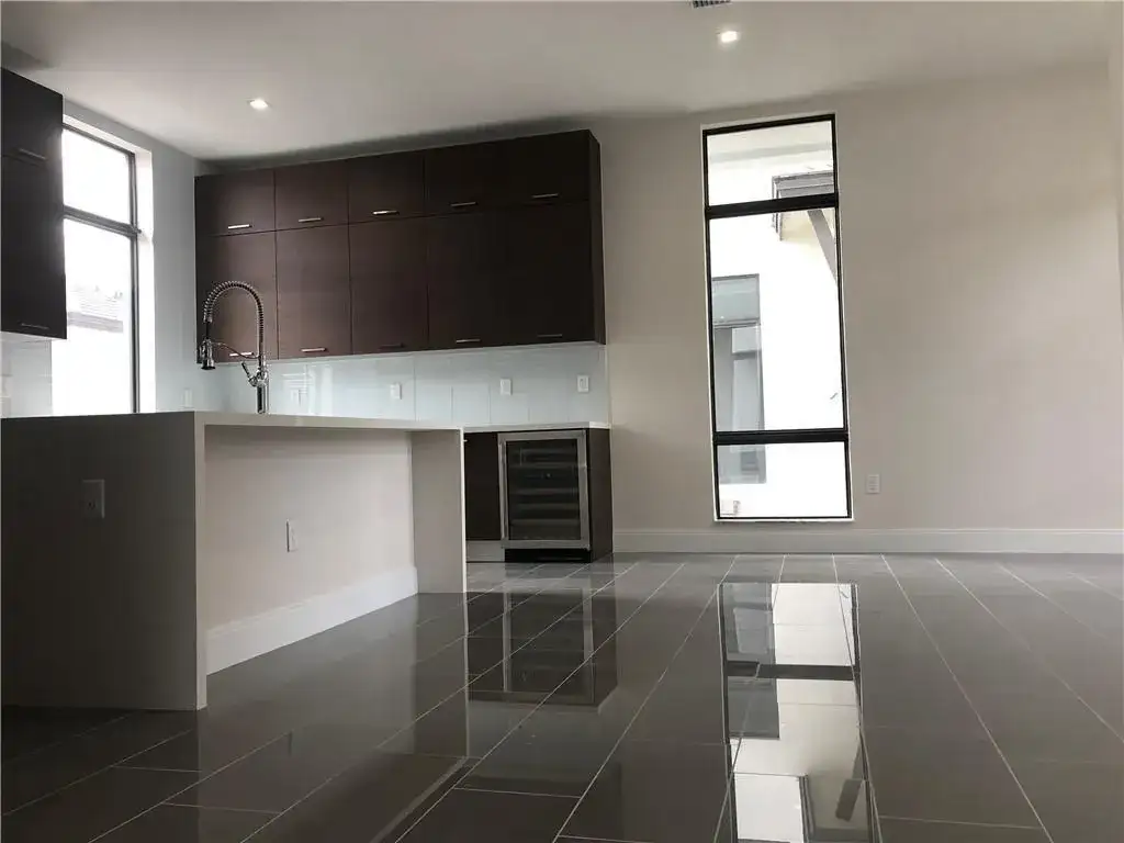 8243 NW 48th Street, Doral FL 33166 photo 5