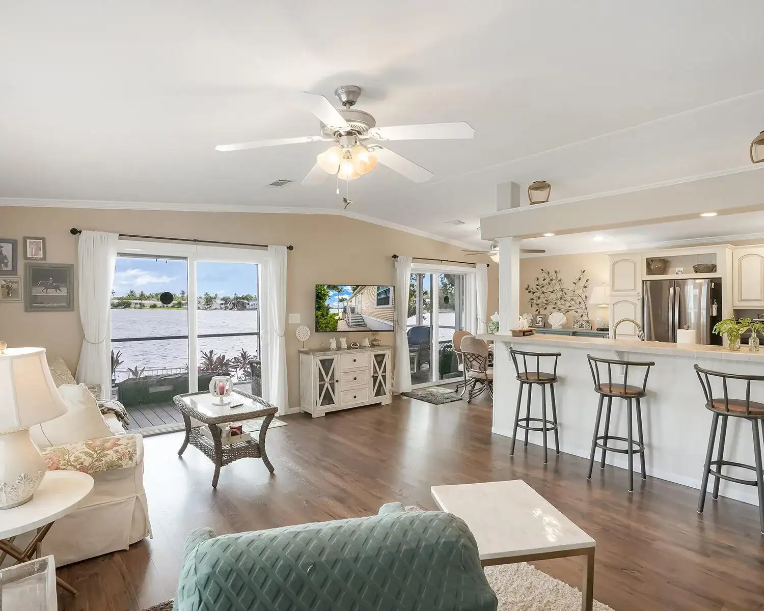 5420 Lagoon Drive, Fort Lauderdale FL 33312 photo 2