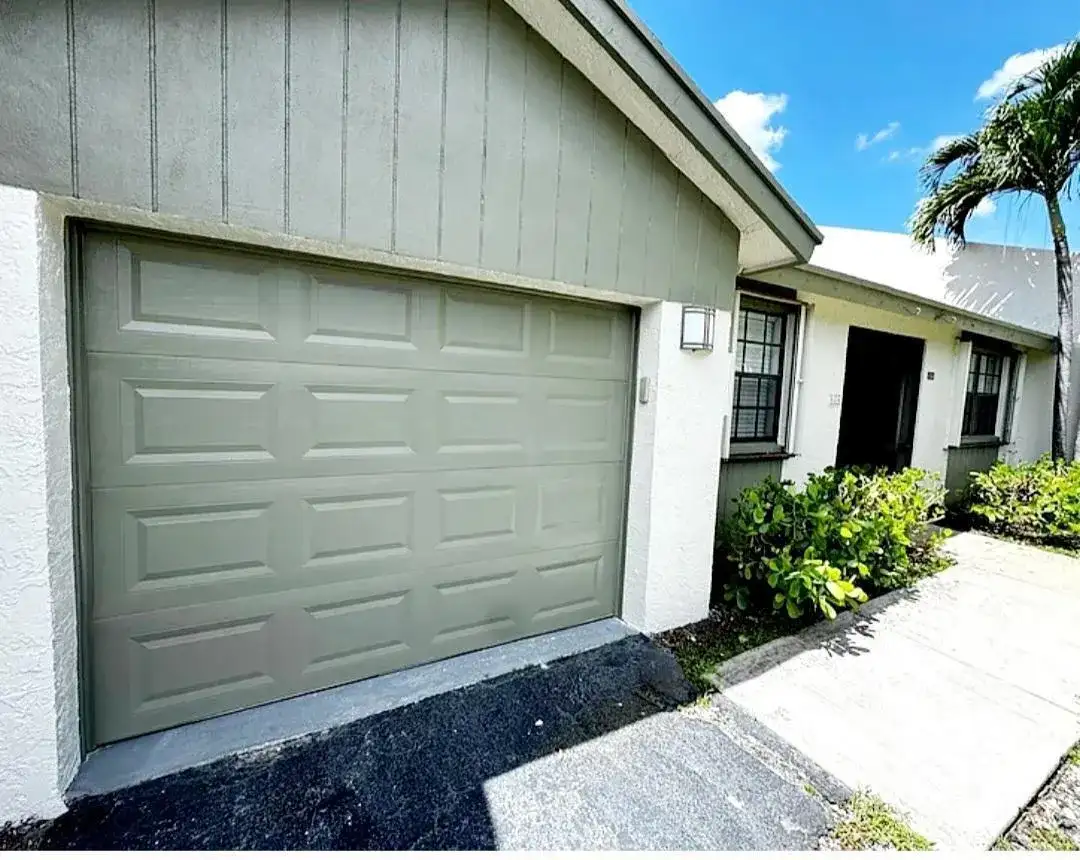 904 NW 50TH Court, Deerfield Beach FL 33064 photo 3
