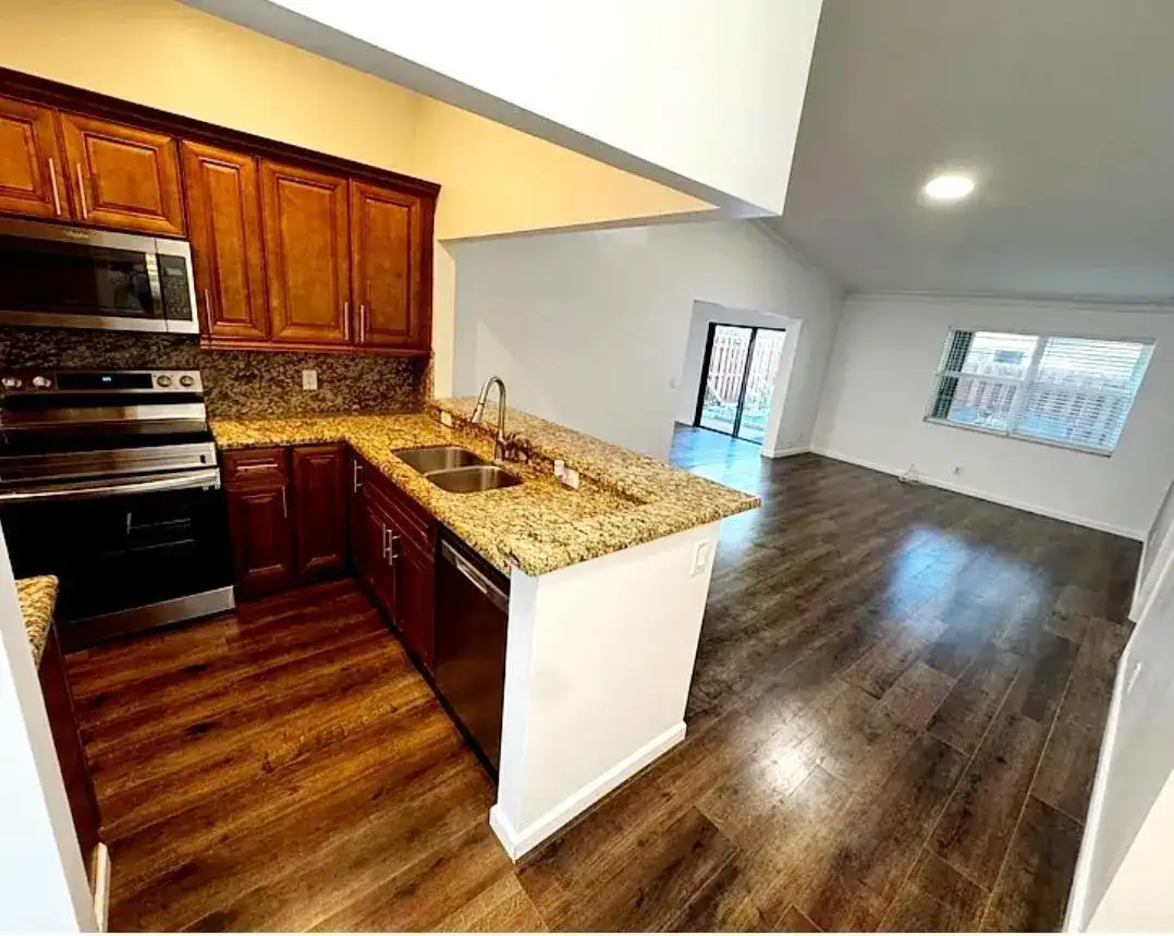 904 NW 50TH Court, Deerfield Beach FL 33064 photo 4