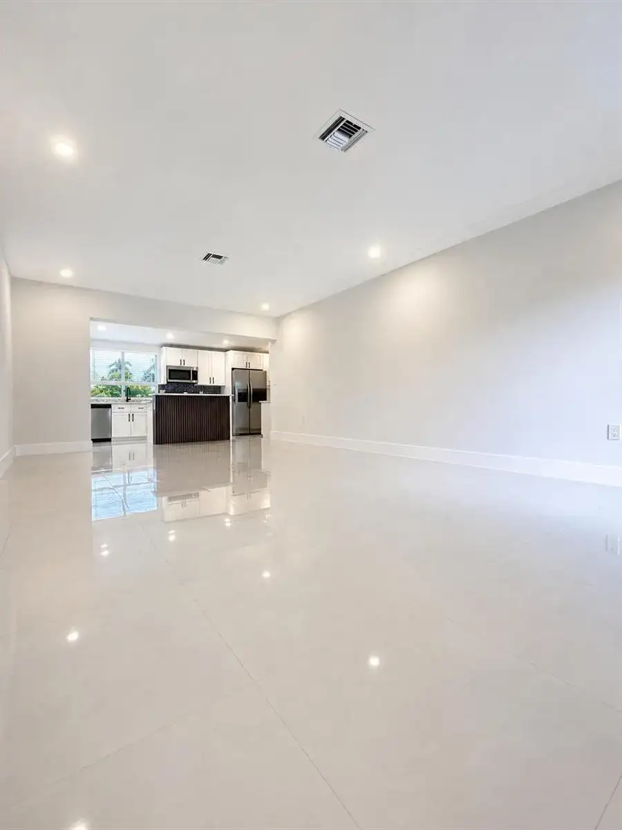345 PINEHURST Road, Palm Springs FL 33461 photo 2