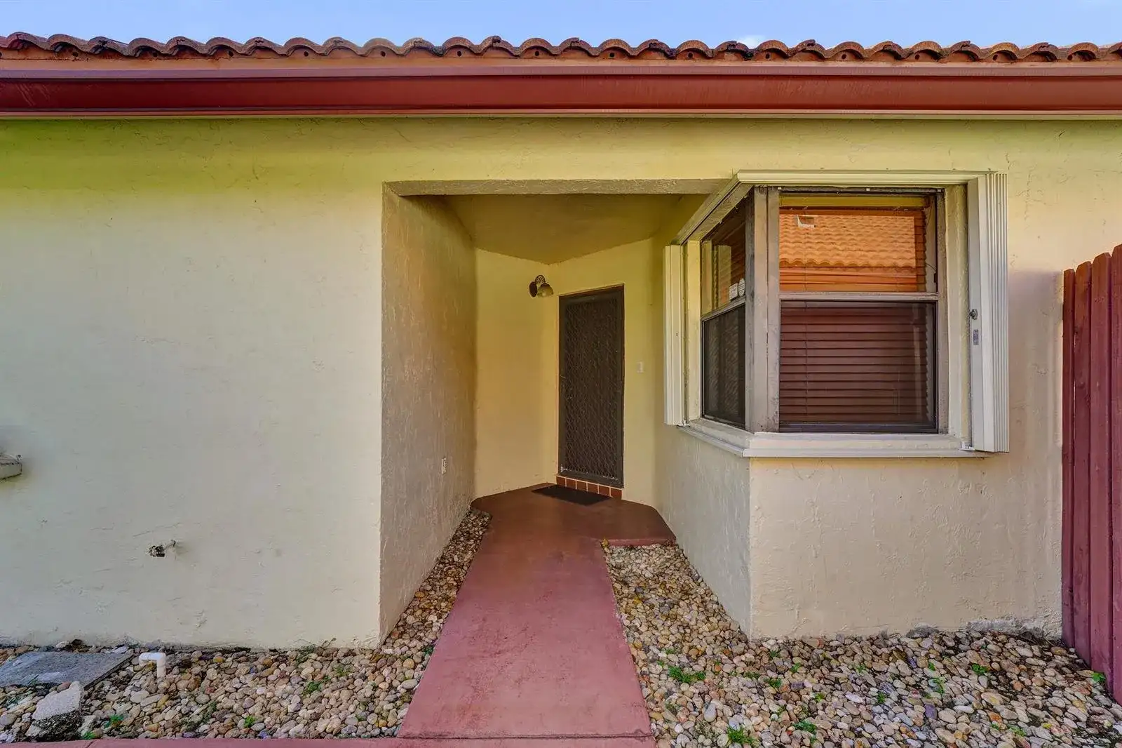 11330 SW 8th Place, Pembroke Pines FL 33025 photo 4