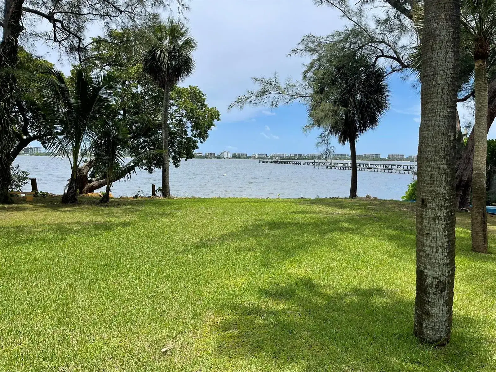 806 S LAKESIDE Drive, FL 33460 photo 4