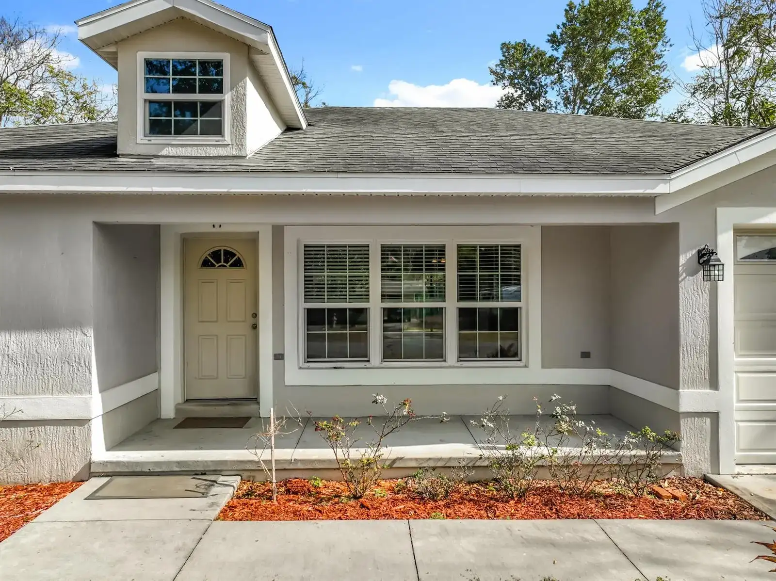 608 MASTERS Avenue, Wildwood FL 34785 photo 2