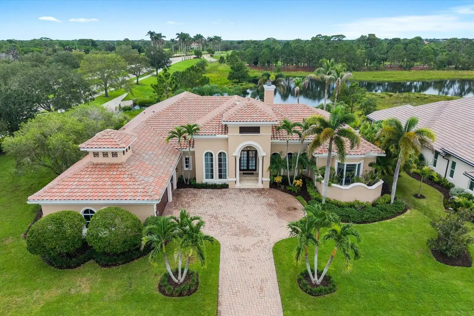 102 SE Rio Casarano, Port St. Lucie FL 34984 photo 2