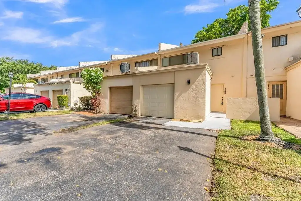 4281 NW 76 Avenue, Davie FL 33328 photo 2
