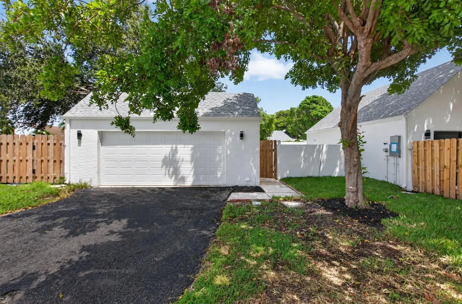 905 NW 21ST Way, Delray Beach FL 33445 photo 2