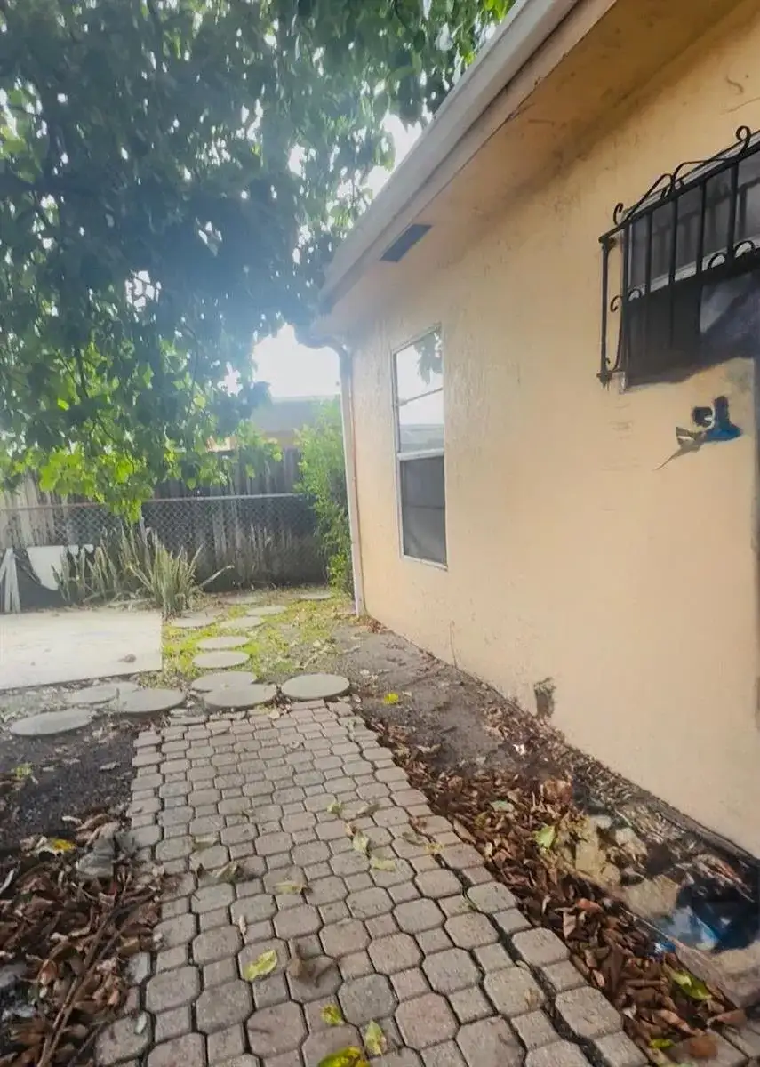 5010 PIMLICO Court, West Palm Beach FL 33415 photo 2