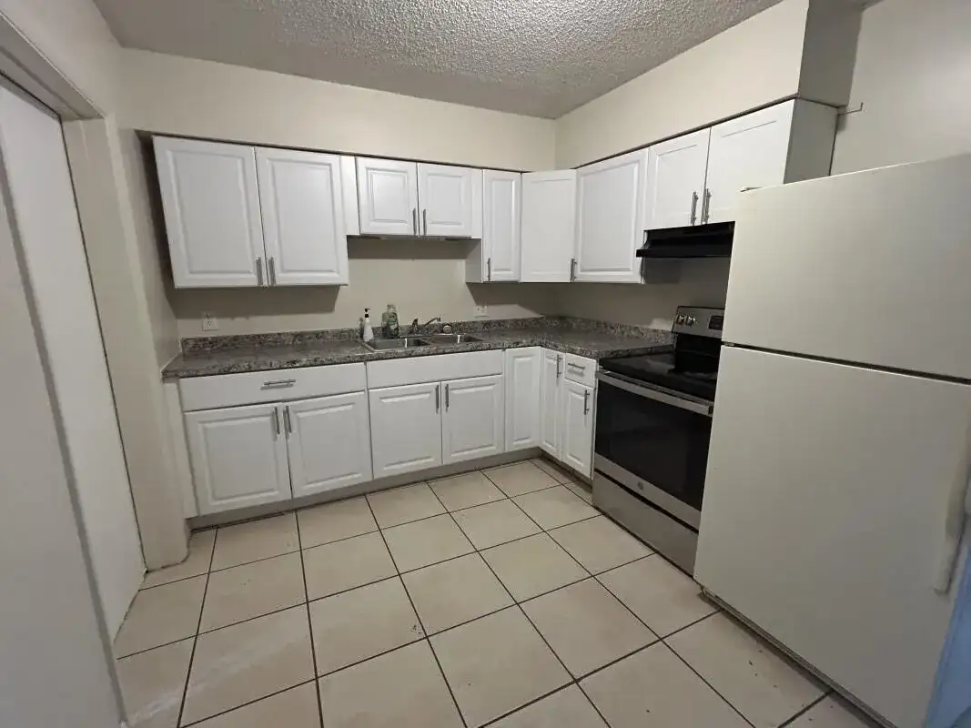 506 HOLLY Avenue, Fort Pierce FL 34982 photo 5