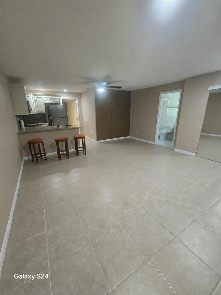 702 FLEMING Avenue, FL 33463 photo 4