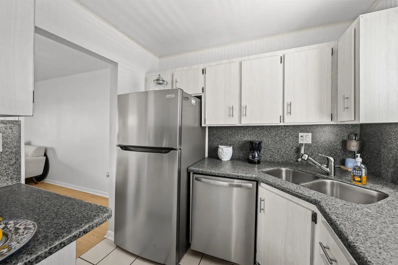 1917 SW Palm City Road Apt g, Stuart FL 34994 photo 4