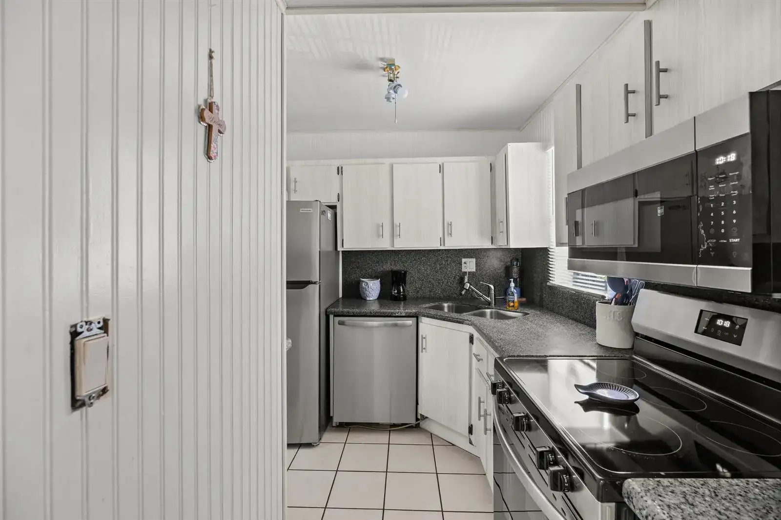 1917 SW Palm City Road Apt g, Stuart FL 34994 photo 5