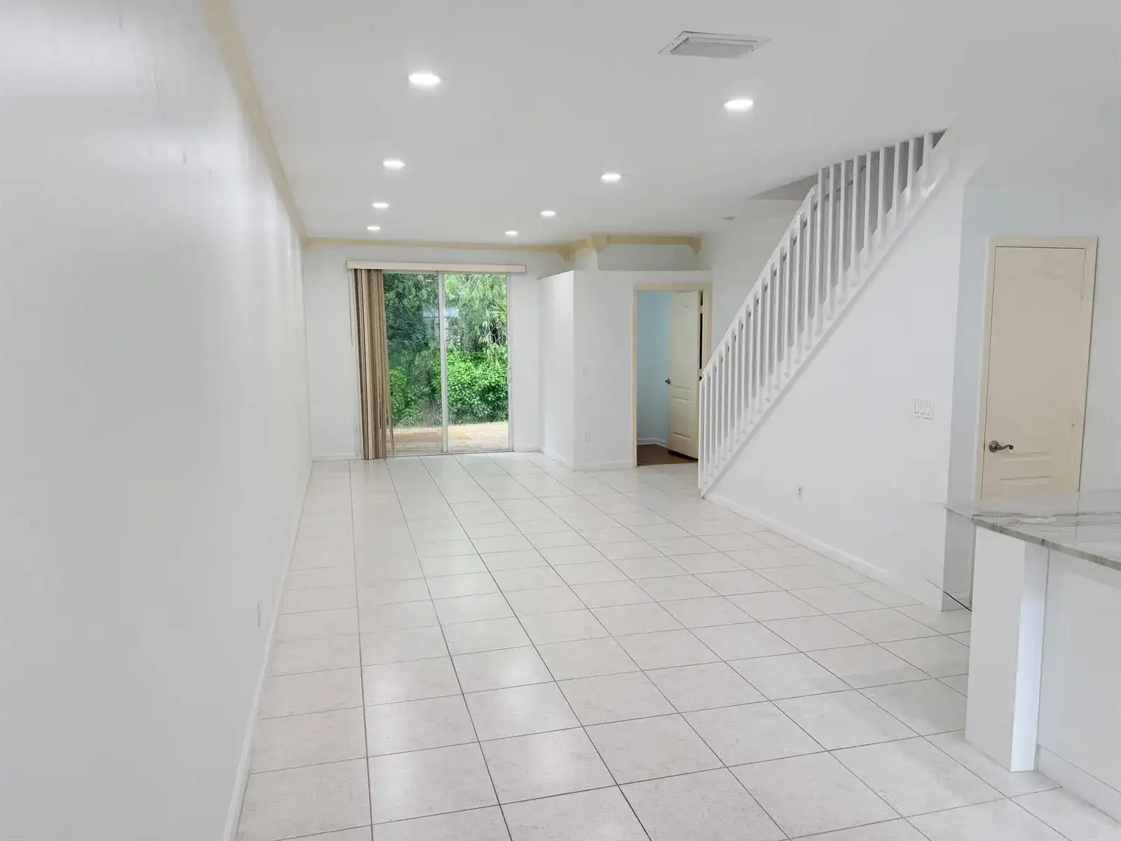 5738 NW 48TH Avenue, Coconut Creek FL 33073 photo 3