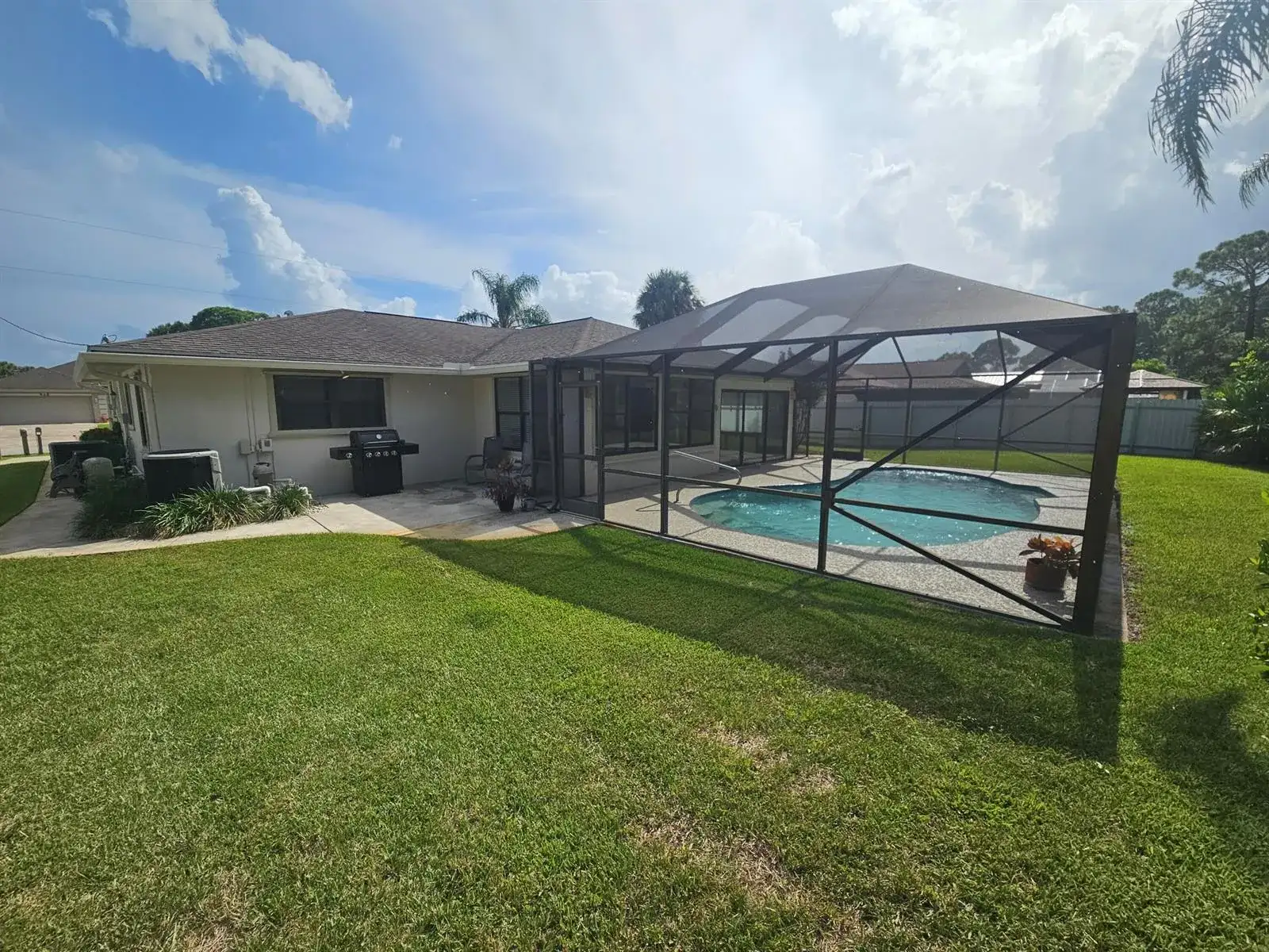 421 SE Faith Terrace, Port St. Lucie FL 34983 photo 3