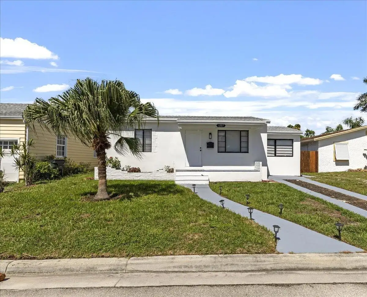 1227 N OCEAN BREEZE, FL 33460 photo 3