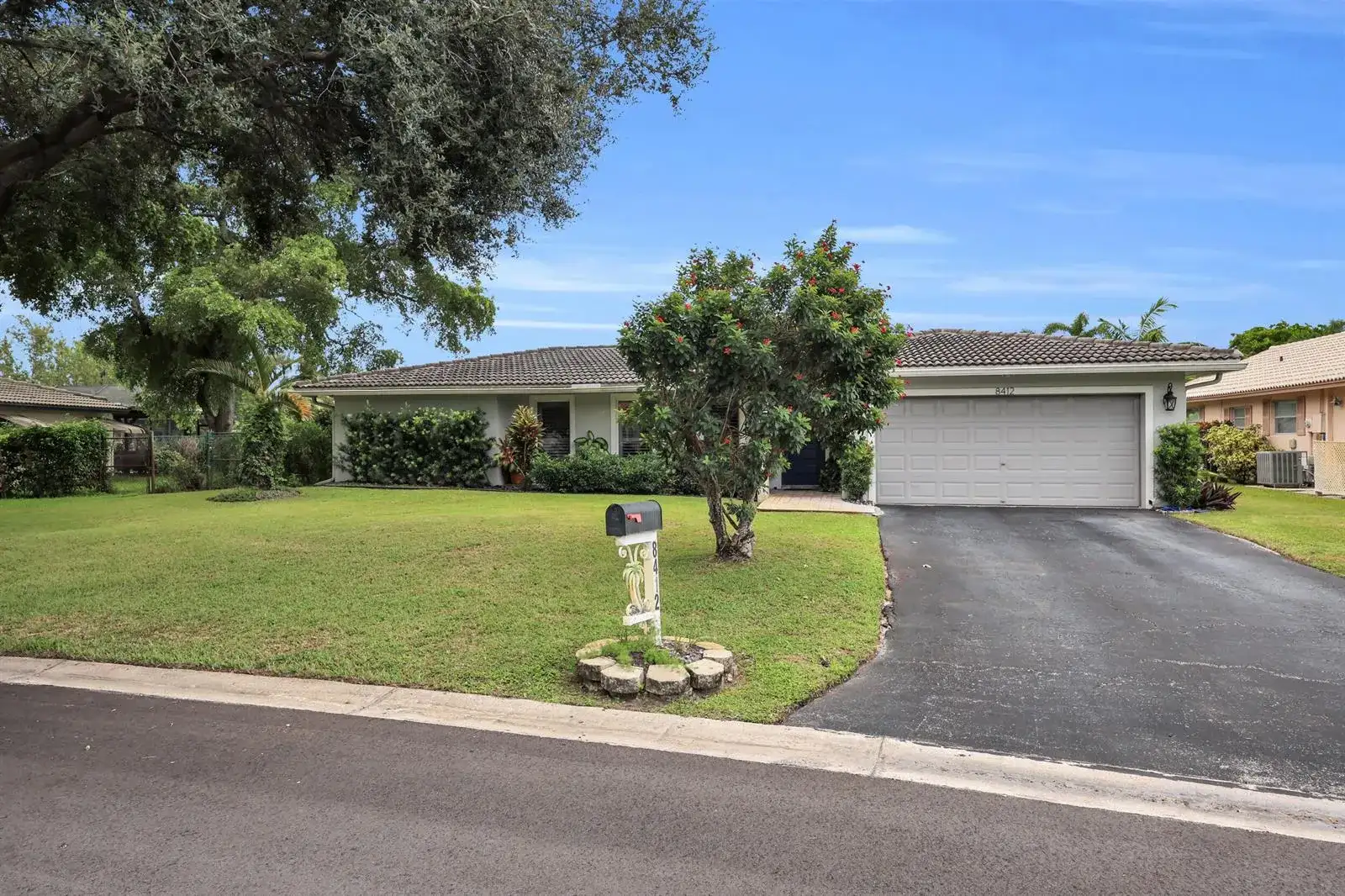 8412 NW 26TH Drive, Coral Springs FL 33065 photo 2