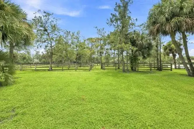 14902 PADDOCK Drive, Wellington FL 33414 photo 4