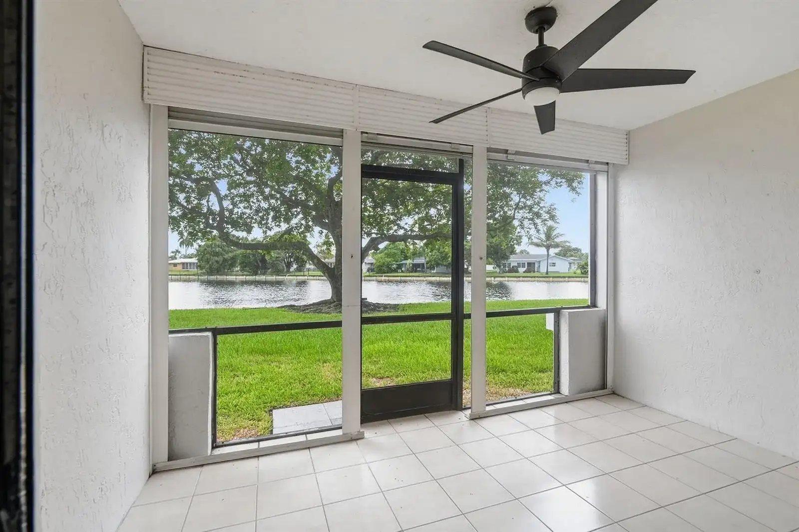 9672 W MCNAB Road # 109, Tamarac FL 33321 photo 2