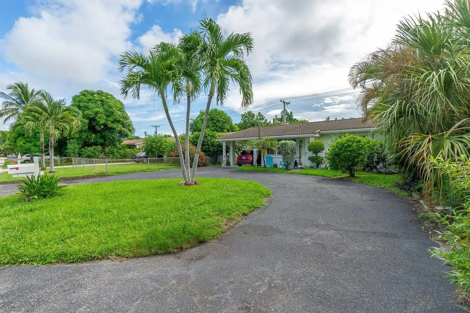 1318 CARDINAL Lane, Lantana FL 33462 photo 2