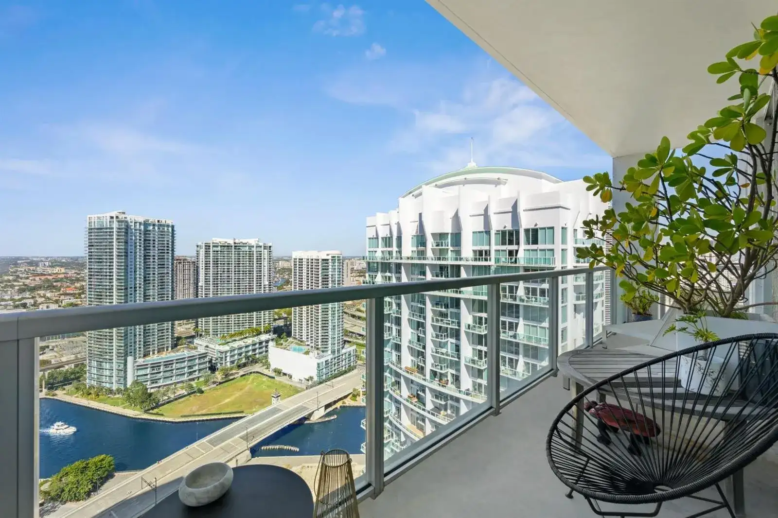 55 SE 6TH Street # 4300, Miami FL 33131 photo 2