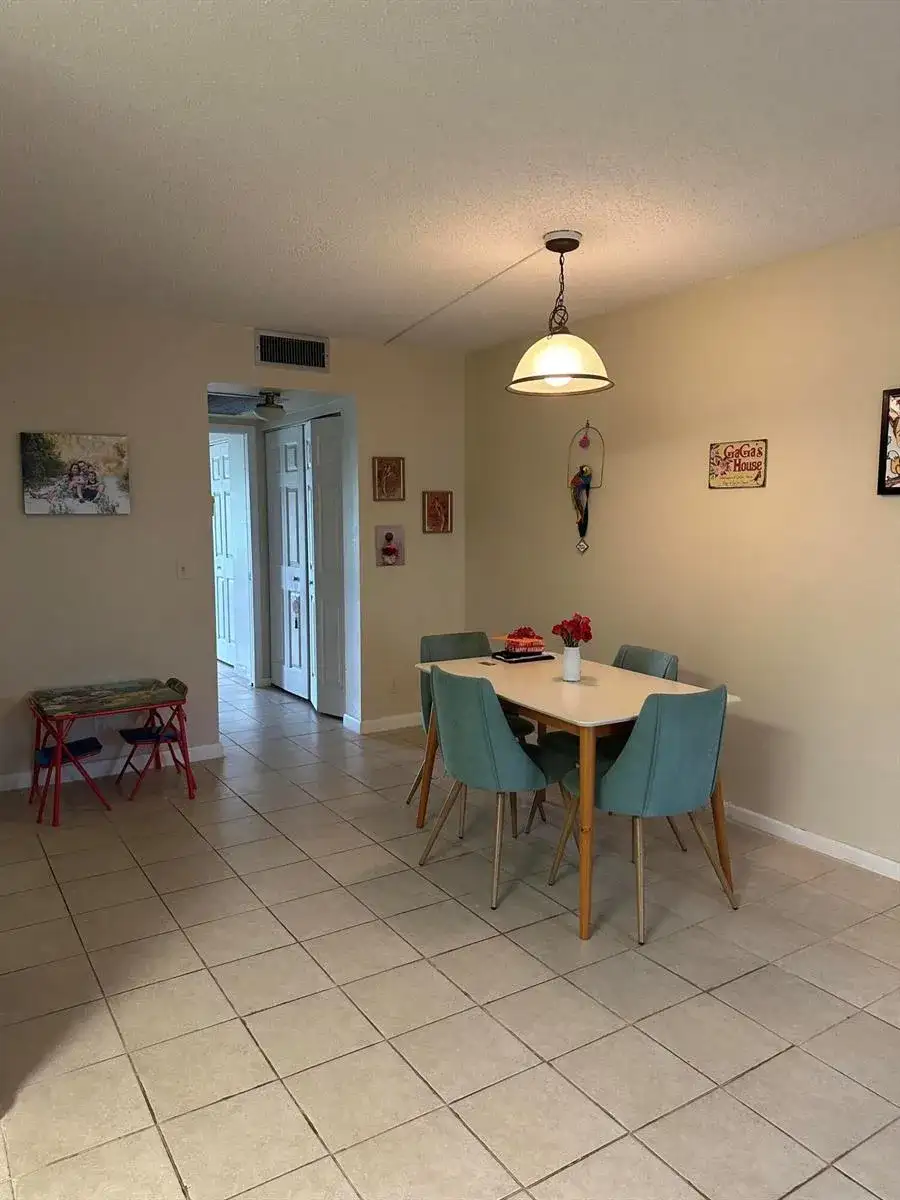 1090 Cornwall E, Boca Raton FL 33434 photo 4