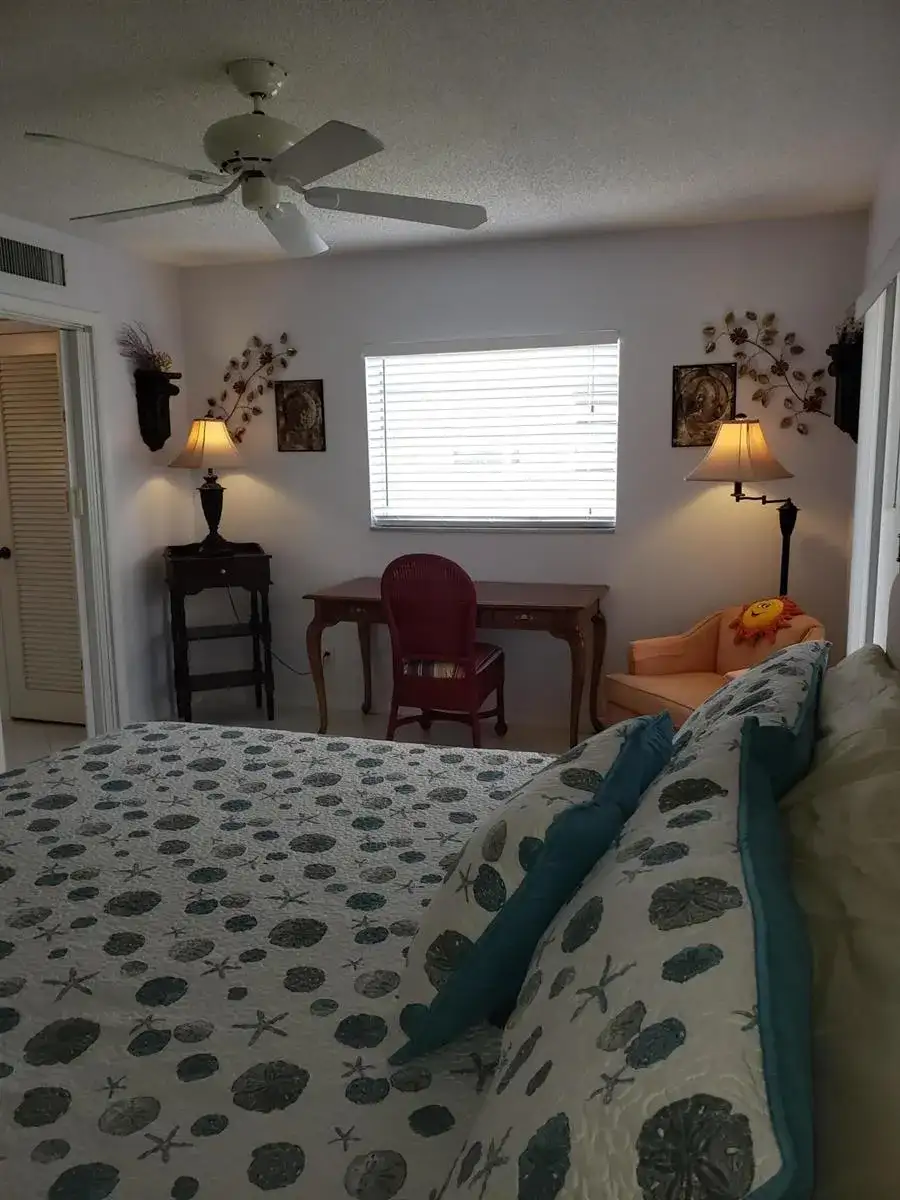 904 FLANDERS Drive S, Delray Beach FL 33484 photo 4