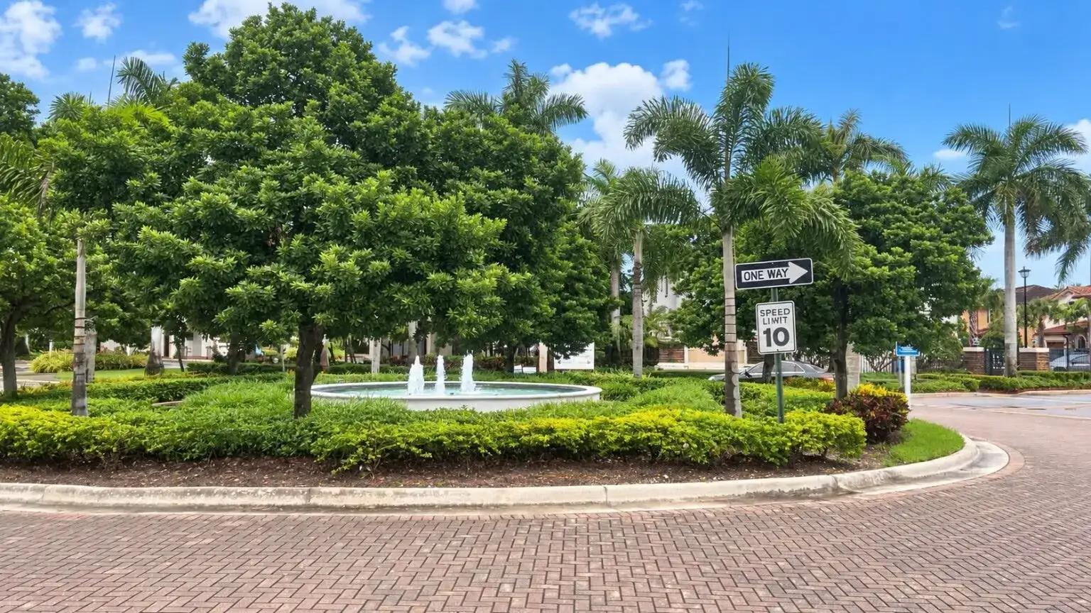 5454 NW 27th Street, Margate FL 33063 photo 2