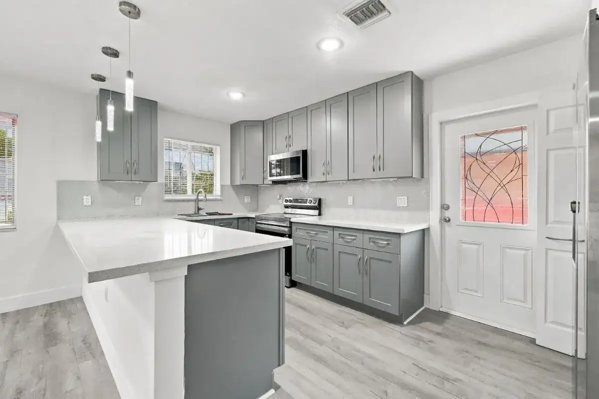 4952 NW 21ST Avenue, Miami FL 33142 photo 2