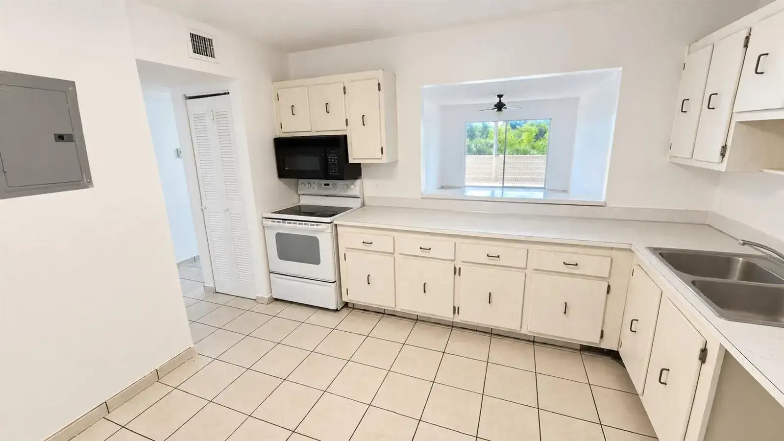 4131 STIRLING # 305, Dania Beach FL 33314 photo 4
