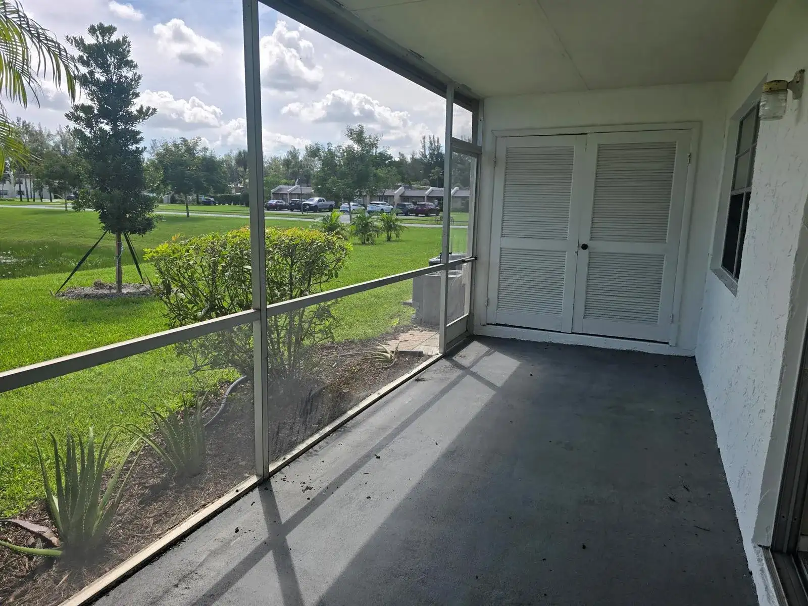 135 LAKE MERYL Drive, West Palm Beach FL 33411 photo 4
