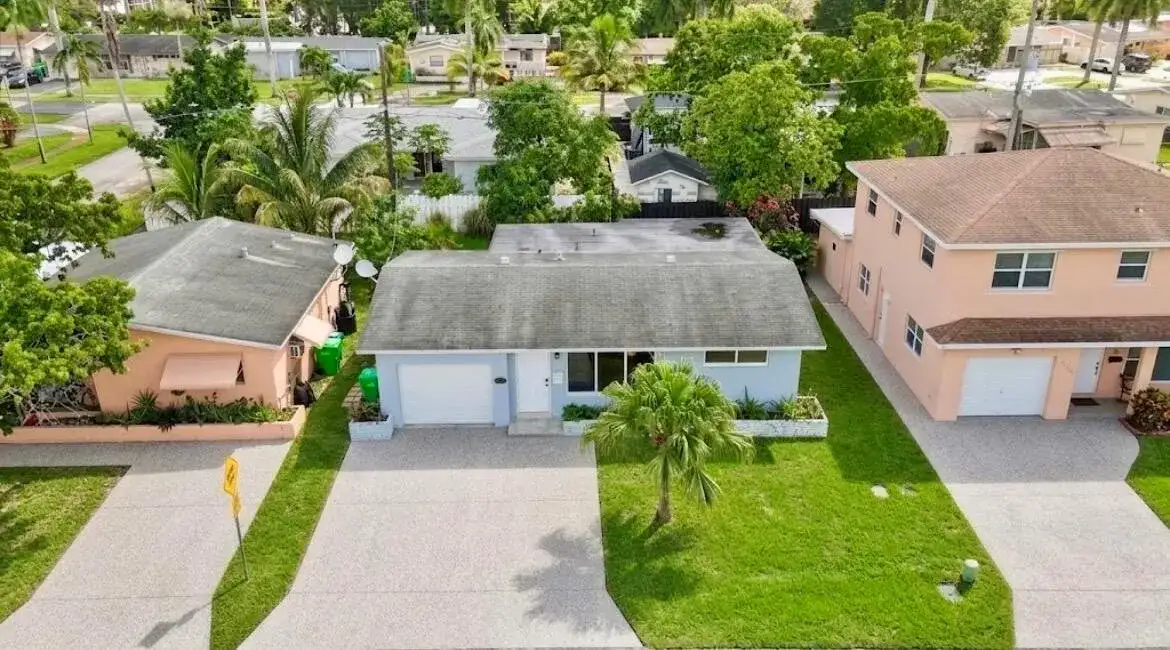 2294 NW 81ST Terrace, Sunrise FL 33322 photo 2