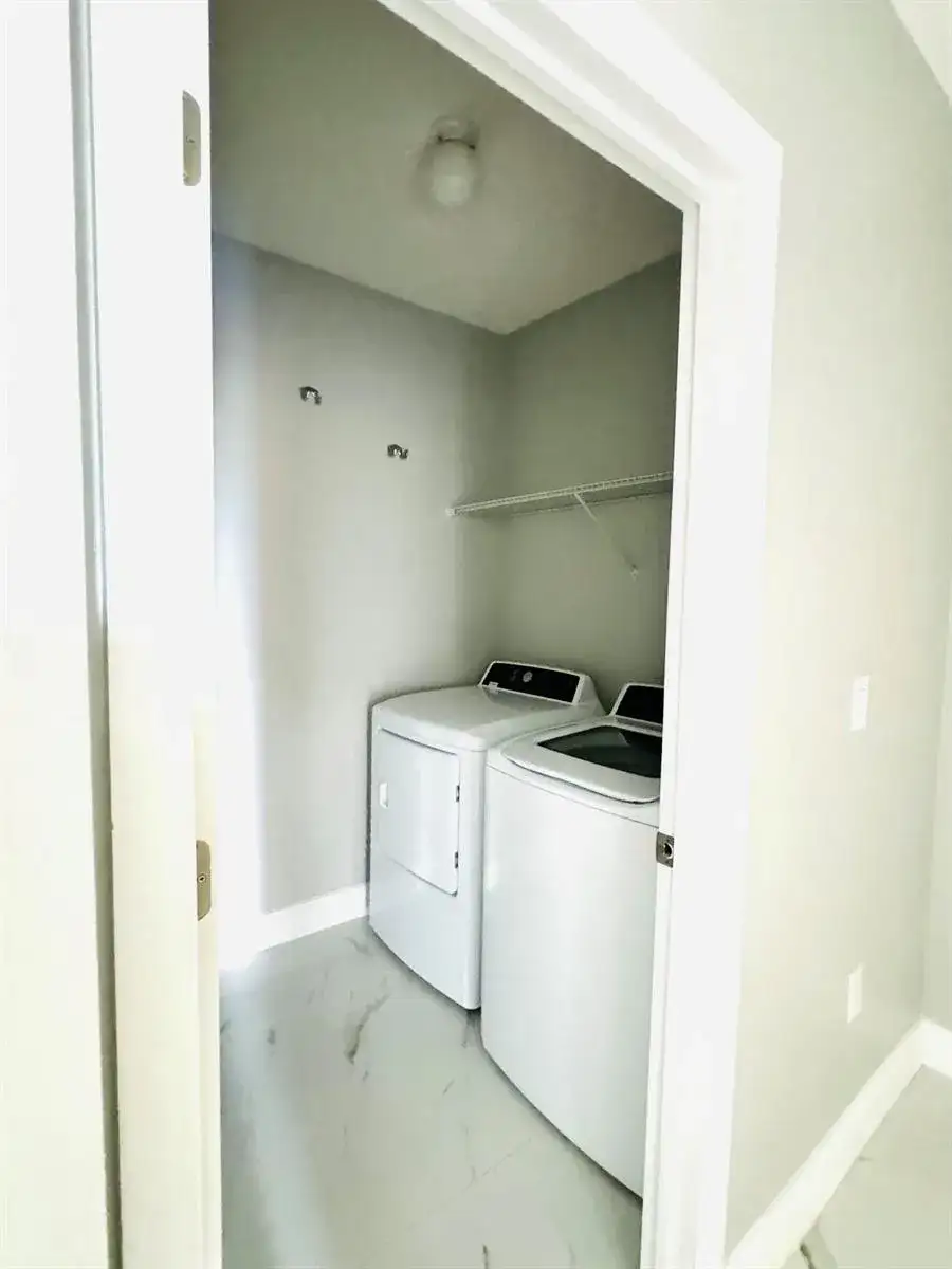 2251 SW Garfield Drive SW, Vero Beach FL 32968 photo 2