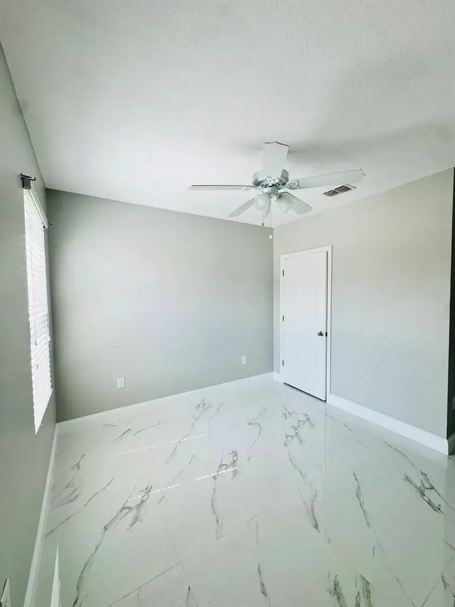 2251 SW Garfield Drive SW, Vero Beach FL 32968 photo 5
