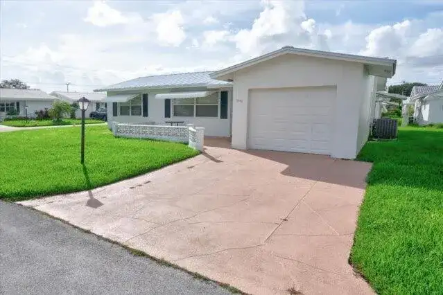 1590 SW 13TH Terrace, Boynton Beach FL 33426 photo 2