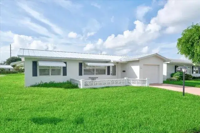 1590 SW 13TH Terrace, Boynton Beach FL 33426 photo 3