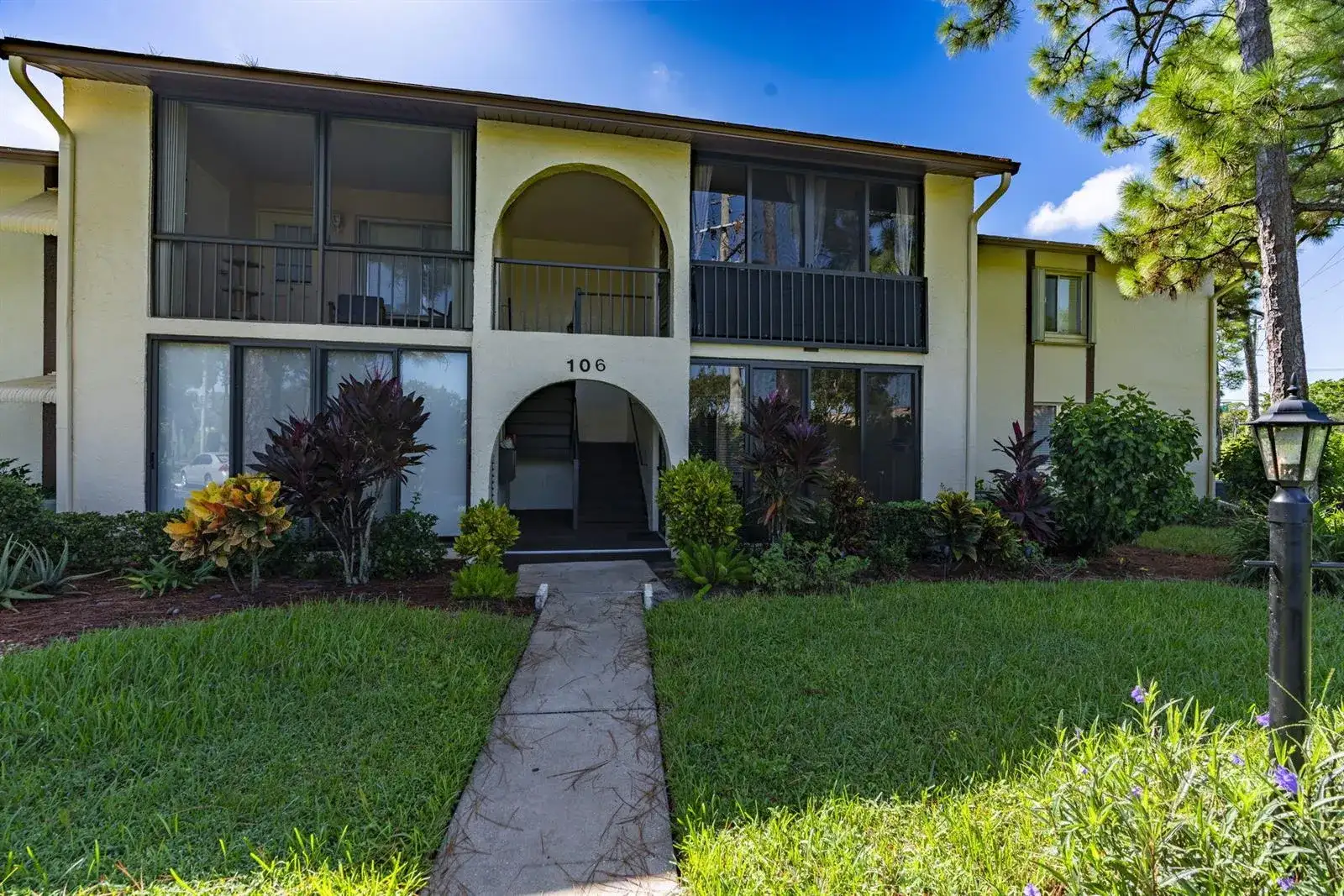 106 LAKE PINE Circle # 2, FL 33463 photo 2
