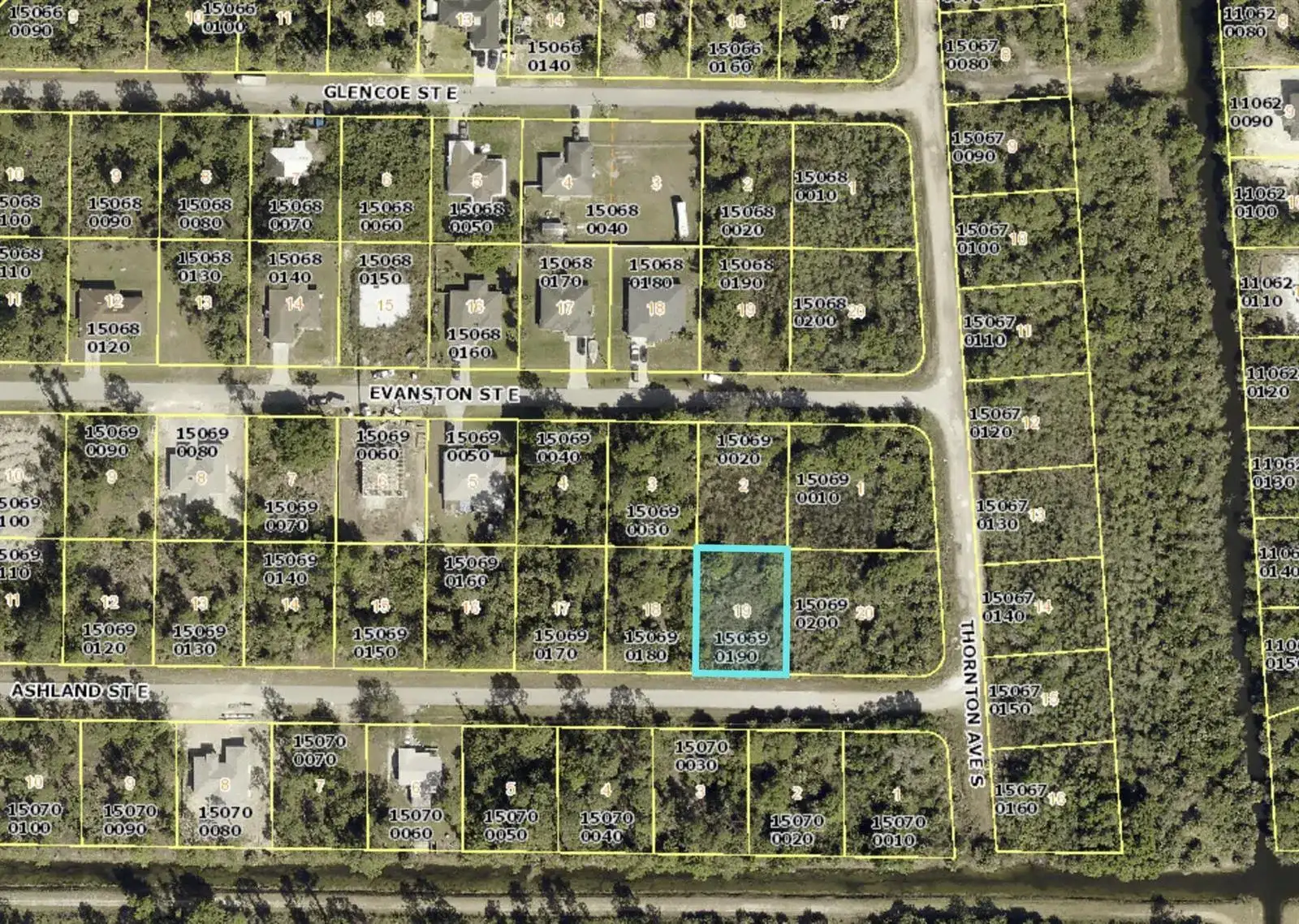 859 ASHLAND Street E, Lehigh Acres FL 33974 photo 4