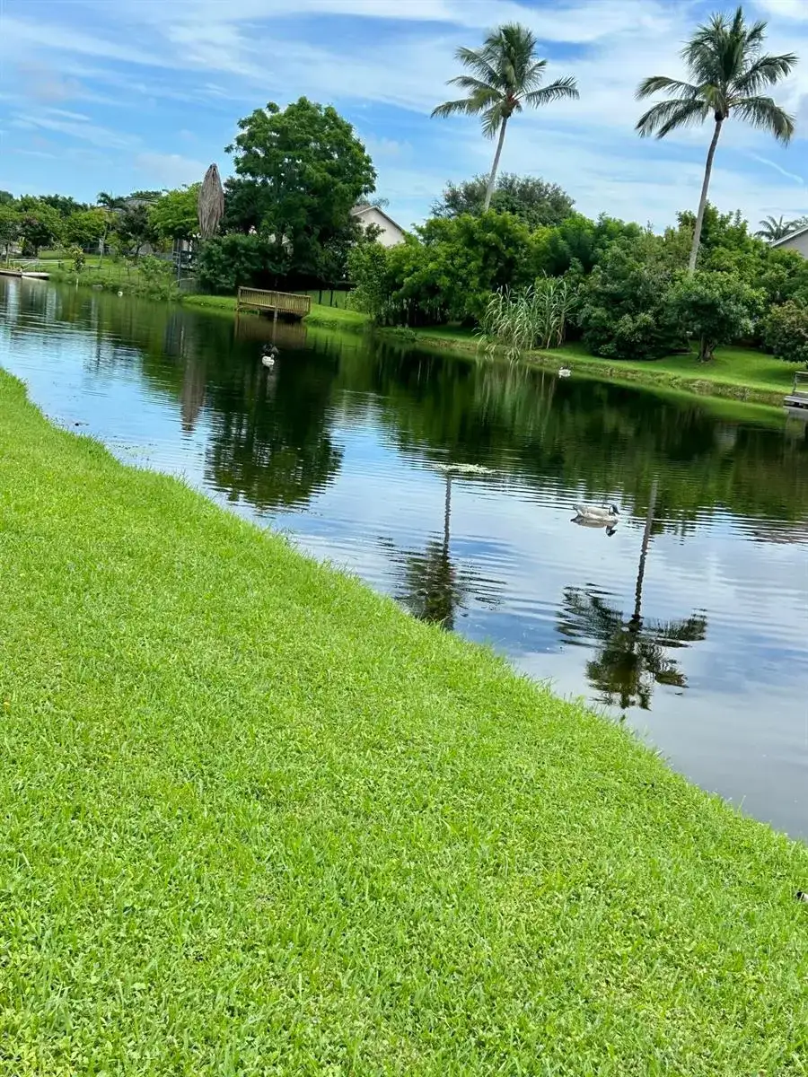 1224 Lake Breeze Drive, Wellington FL 33414 photo 3