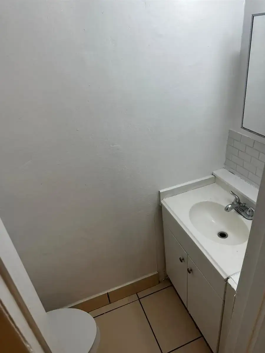 13695 NE 3rd Court, North Miami FL 33161 photo 4