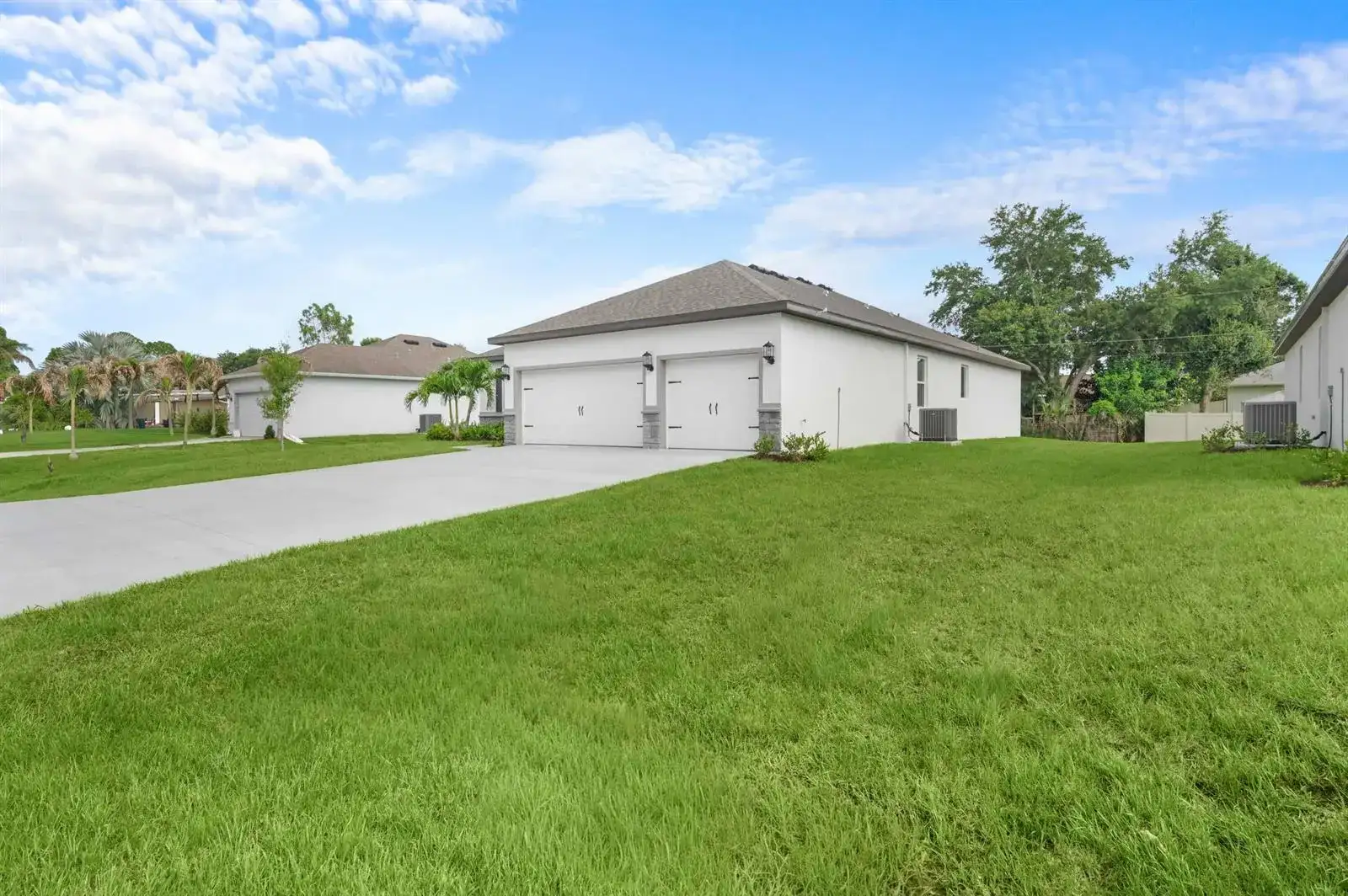 9166 103RD Court, Vero Beach FL 32967 photo 3