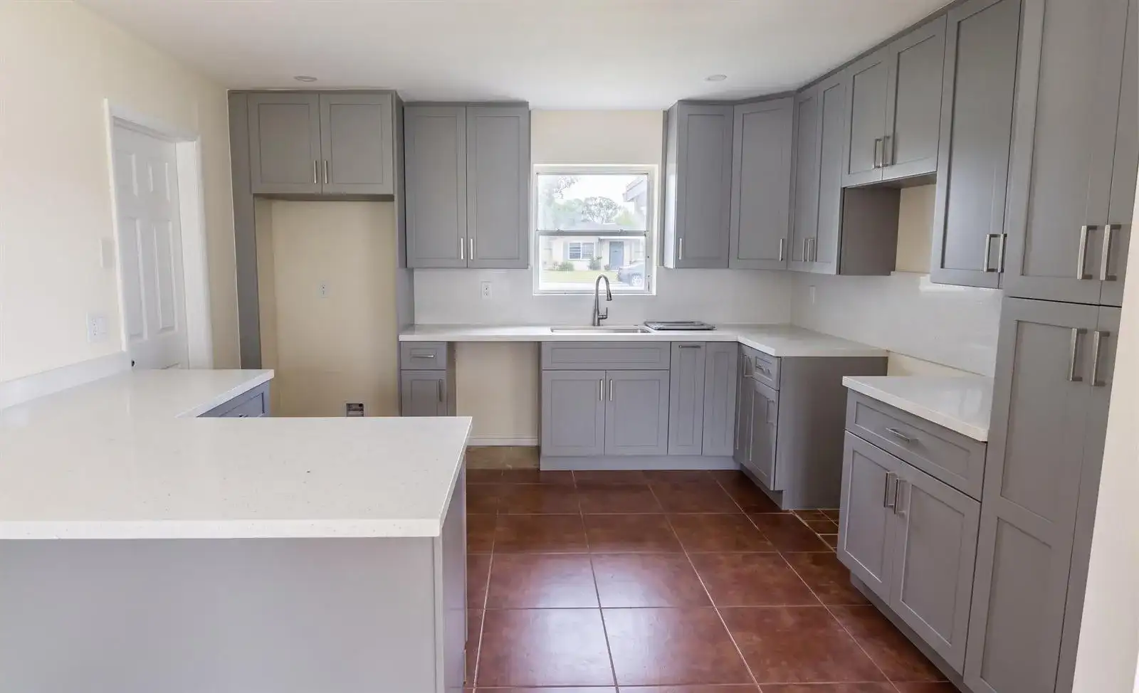 531 SW 11TH Avenue, Hallandale Beach FL 33009 photo 3