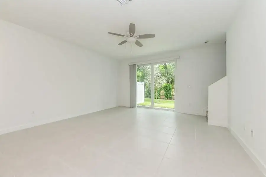 4547 HOLLISTER Avenue, Lake Worth FL 33463 photo 2