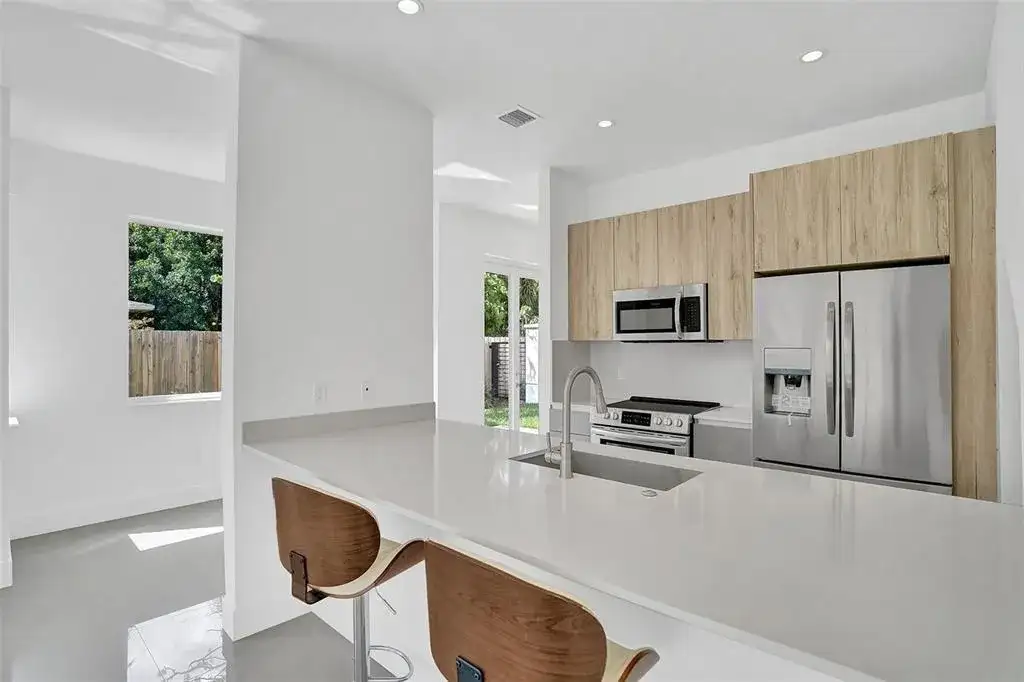 815 NE 17th Avenue # 5, Fort Lauderdale FL 33304 photo 3