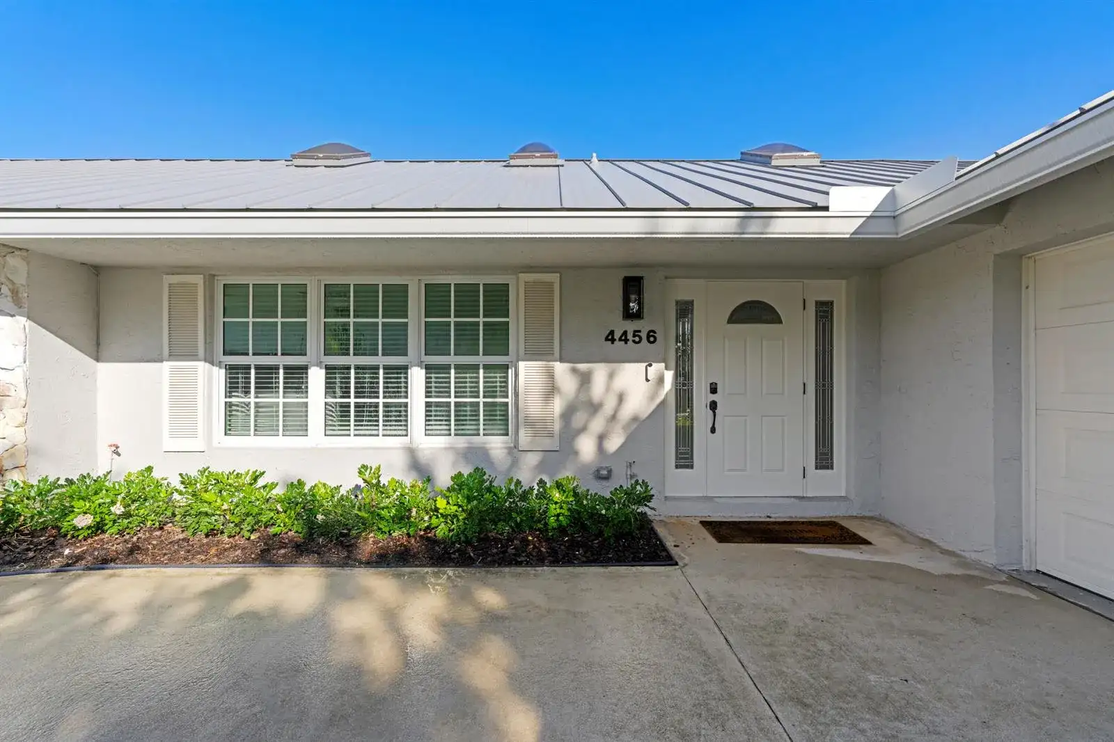 4456 Nicole Circle, Jupiter FL 33469 photo 2
