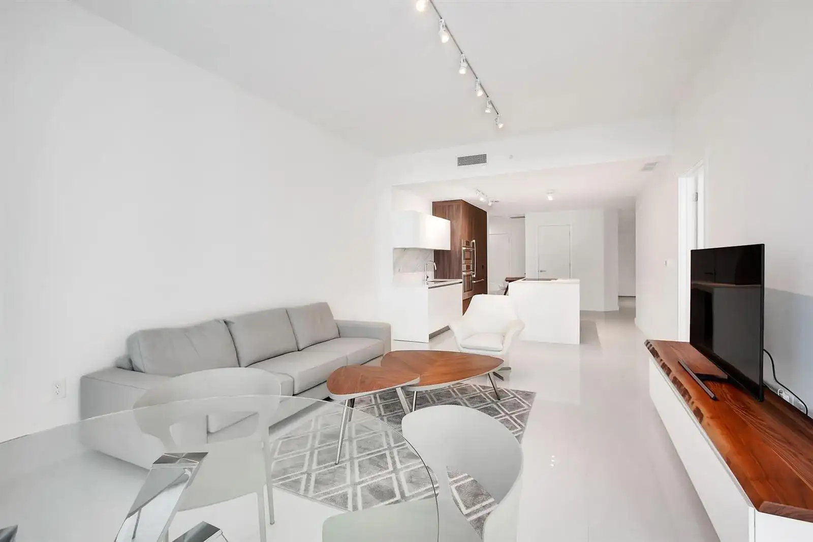 851 NE 1ST Avenue # 2005, Miami FL 33132 photo 4