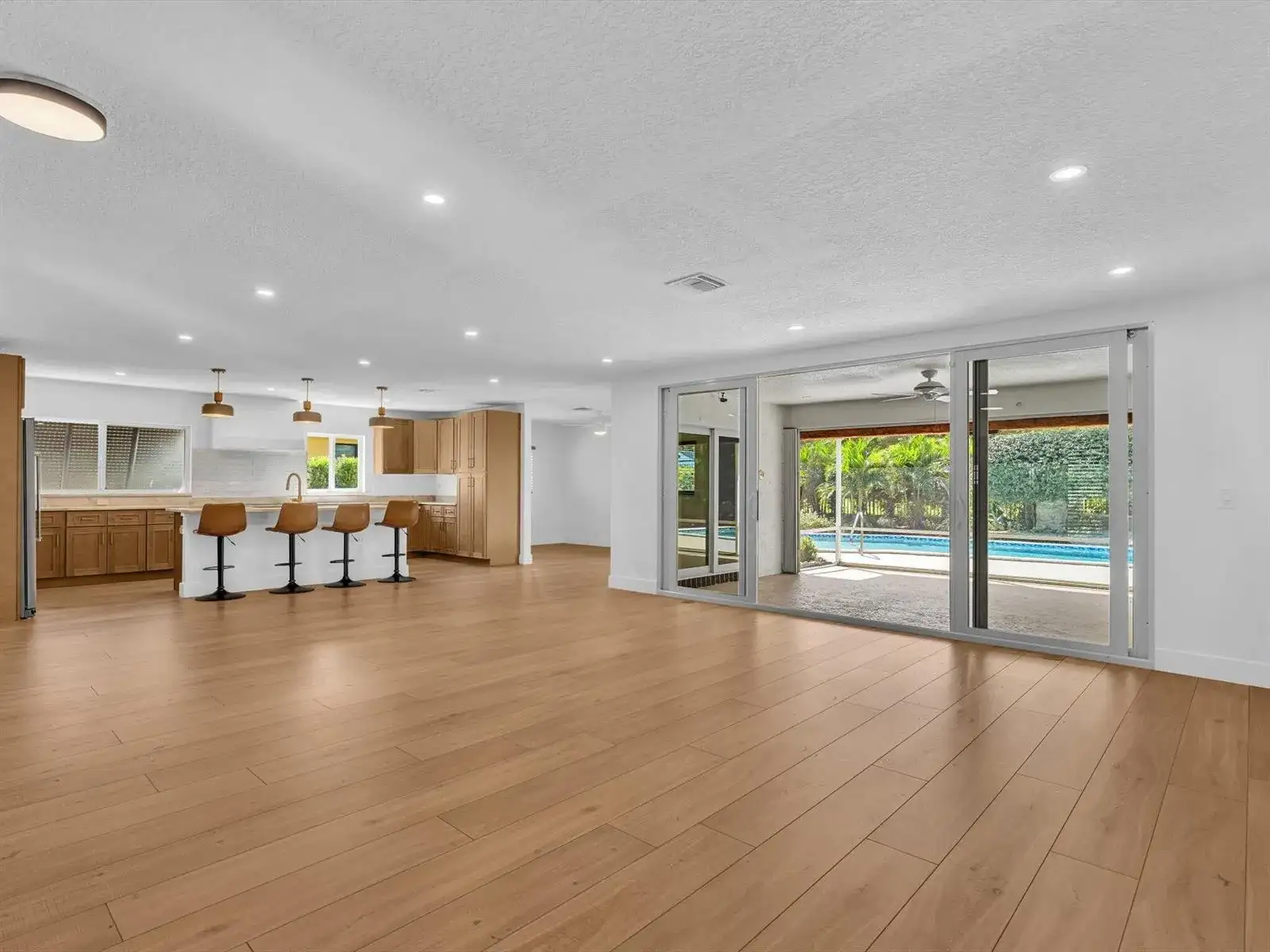 3264 Lakeview Drive, Delray Beach FL 33445 photo 4